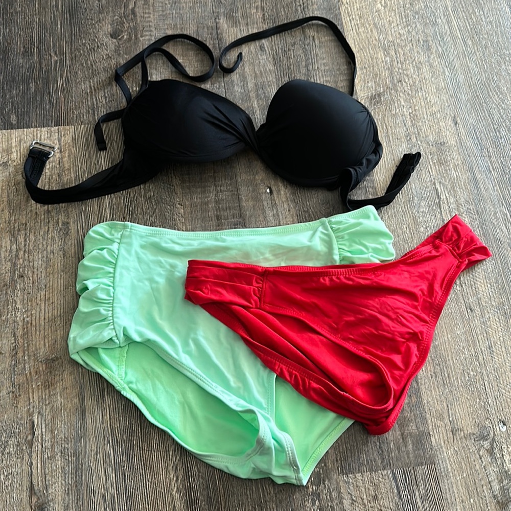 Swimsuit w/ different colored bottoms